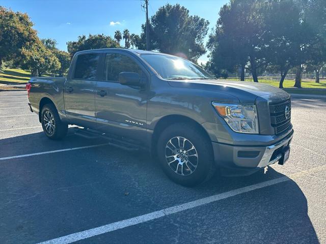2022 Nissan Titan Crew Cab SV 4x2