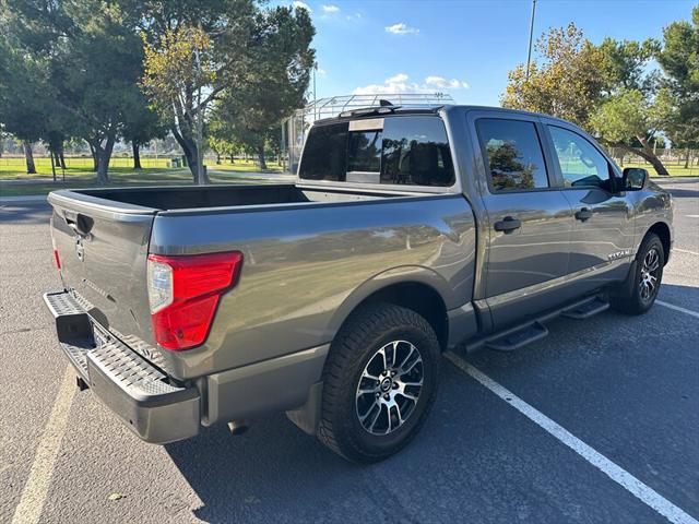 2022 Nissan Titan Crew Cab SV 4x2