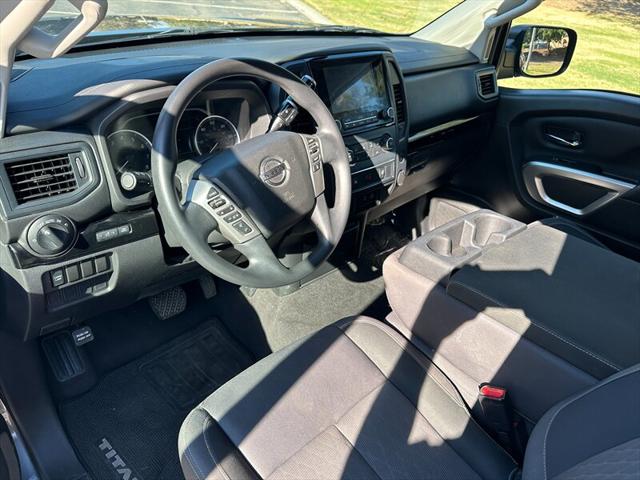 2022 Nissan Titan Crew Cab SV 4x2