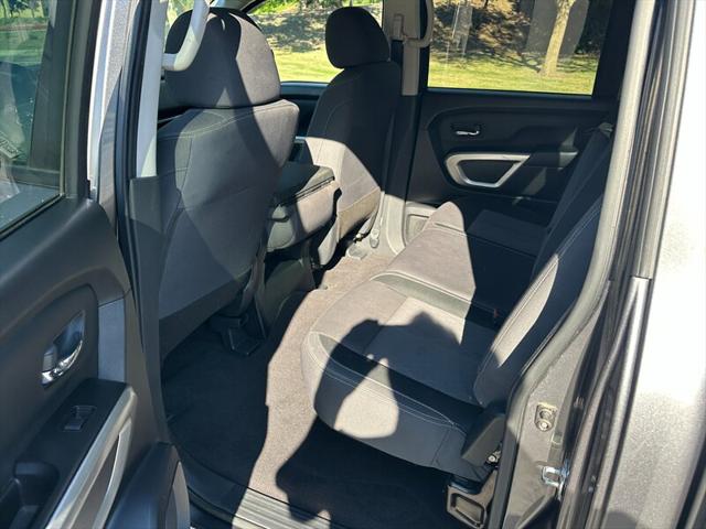 2022 Nissan Titan Crew Cab SV 4x2