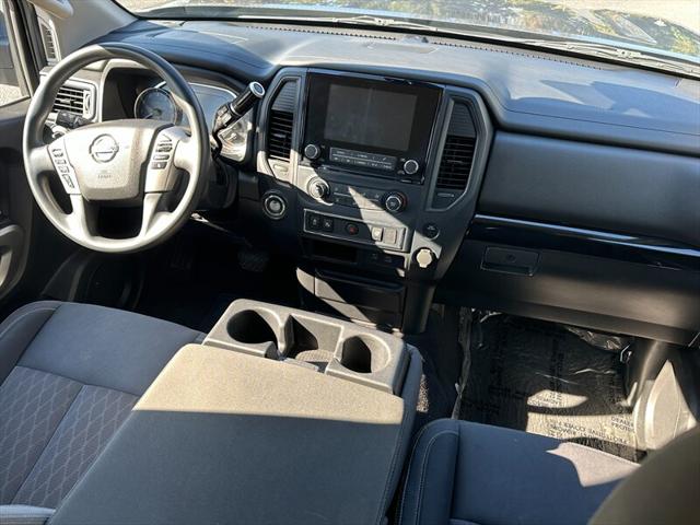 2022 Nissan Titan Crew Cab SV 4x2