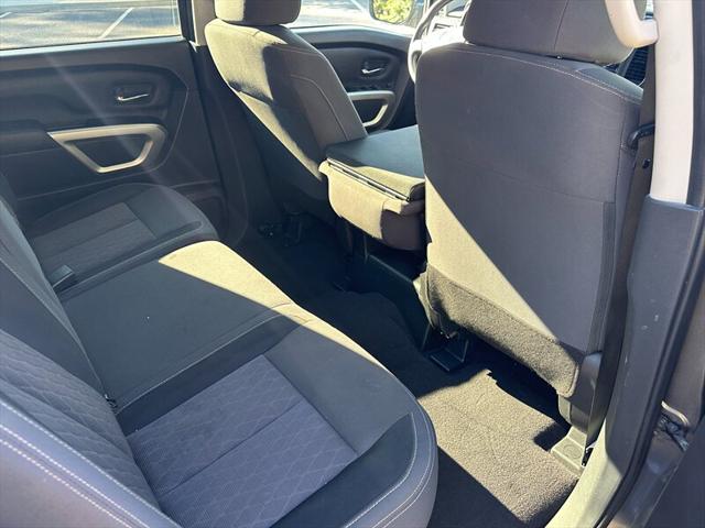 2022 Nissan Titan Crew Cab SV 4x2