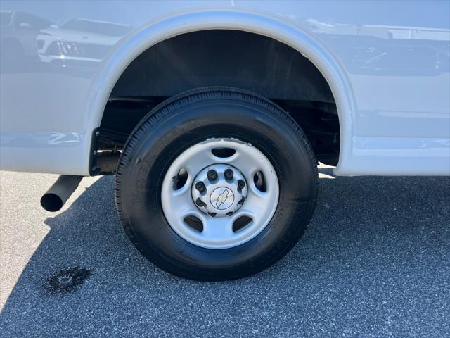 2022 Chevrolet Express Cargo Van RWD 2500 Extended Wheelbase WT