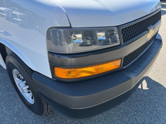 2022 Chevrolet Express Cargo Van RWD 2500 Extended Wheelbase WT