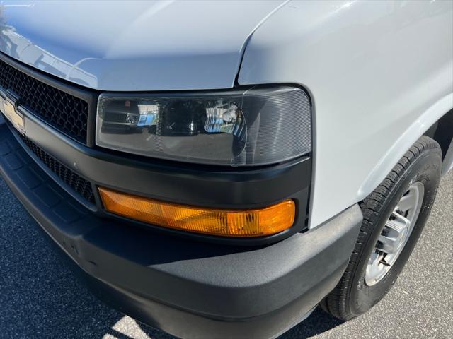 2022 Chevrolet Express Cargo Van RWD 2500 Extended Wheelbase WT