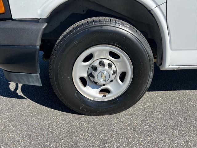 2022 Chevrolet Express Cargo Van RWD 2500 Extended Wheelbase WT