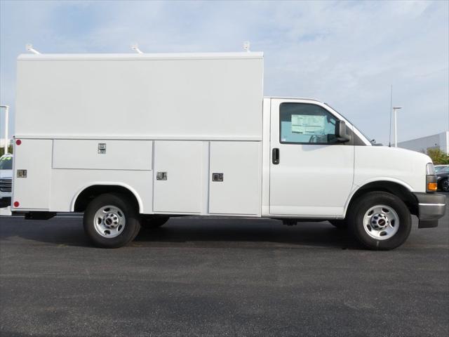 2025 GMC Savana Cutaway Work Van
