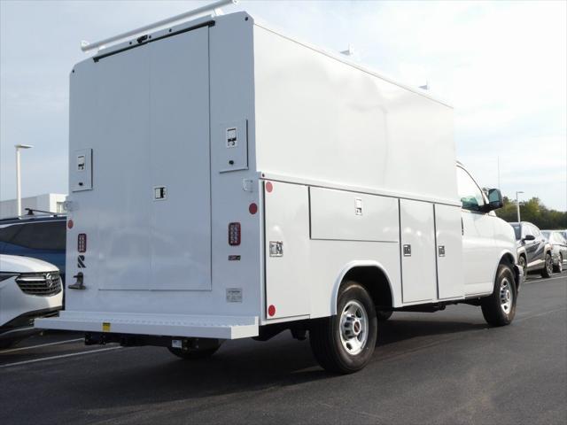 2025 GMC Savana Cutaway Work Van