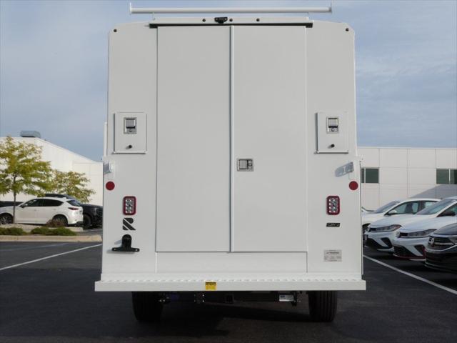 2025 GMC Savana Cutaway Work Van
