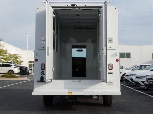 2025 GMC Savana Cutaway Work Van