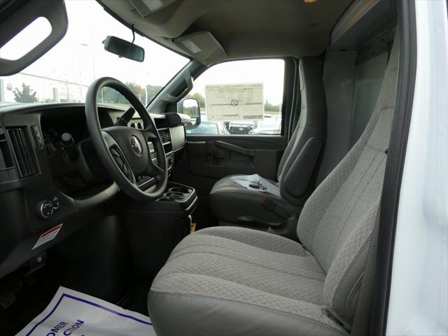 2025 GMC Savana Cutaway Work Van
