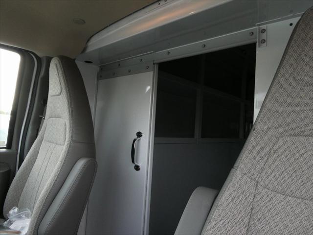 2025 GMC Savana Cutaway Work Van