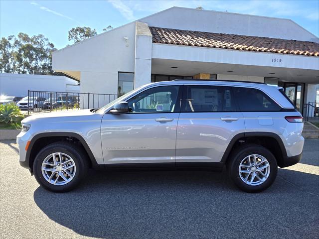 2025 Jeep Grand Cherokee GRAND CHEROKEE LAREDO X 4X2