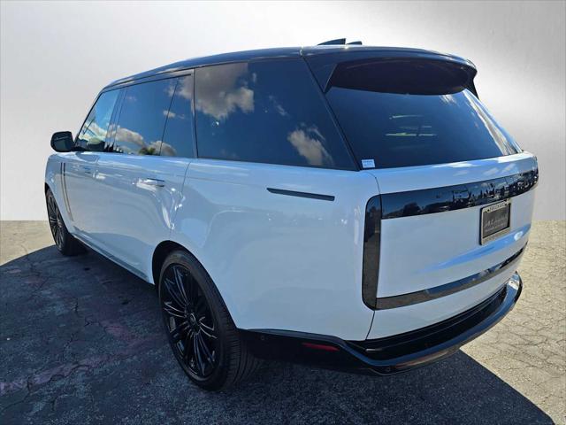 2025 Land Rover Range Rover P400 SE 7 Seat