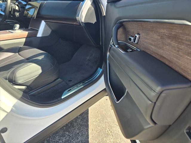 2025 Land Rover Range Rover P400 SE 7 Seat