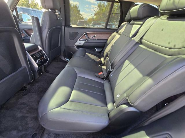 2025 Land Rover Range Rover P400 SE 7 Seat