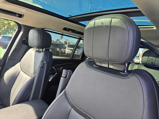 2025 Land Rover Range Rover P400 SE 7 Seat
