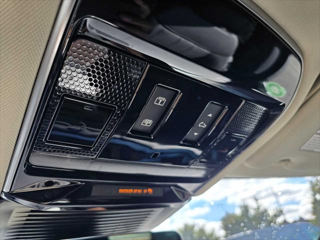 2025 Land Rover Range Rover P400 SE 7 Seat