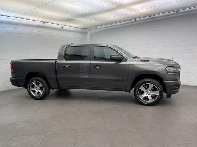 2026 RAM Ram 1500 RAM 1500 EXPRESS CREW CAB 4X2 57 BOX