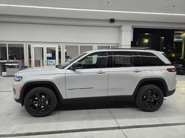 2025 Jeep Grand Cherokee GRAND CHEROKEE ALTITUDE 4X2