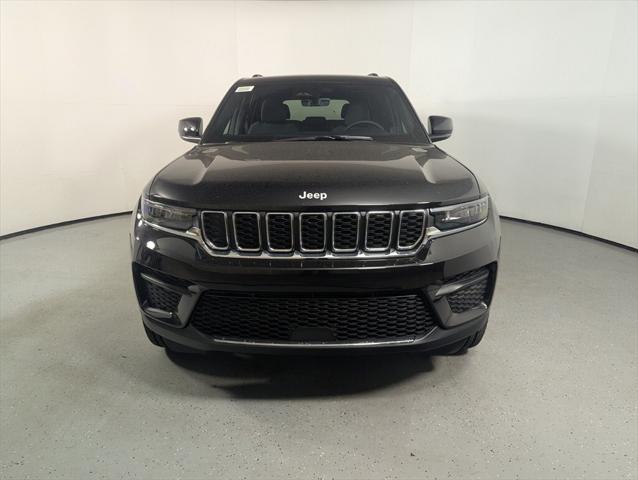 2025 Jeep Grand Cherokee GRAND CHEROKEE LAREDO 4X2