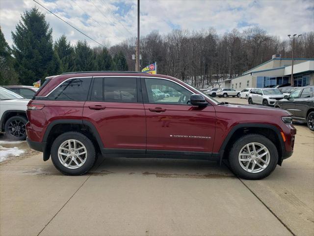 2025 Jeep Grand Cherokee GRAND CHEROKEE LAREDO X 4X4