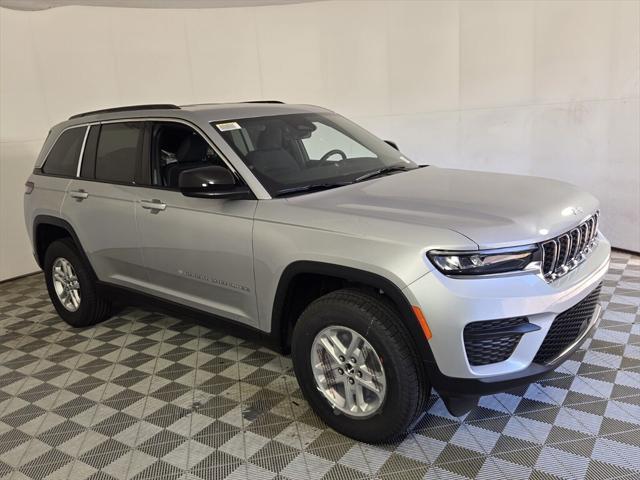 2025 Jeep Grand Cherokee GRAND CHEROKEE LAREDO 4X2