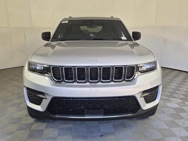 2025 Jeep Grand Cherokee GRAND CHEROKEE LAREDO 4X2