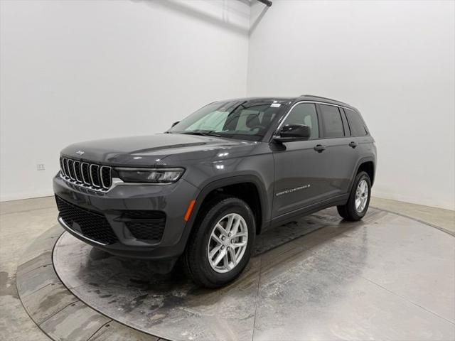 2025 Jeep Grand Cherokee GRAND CHEROKEE LAREDO X 4X4