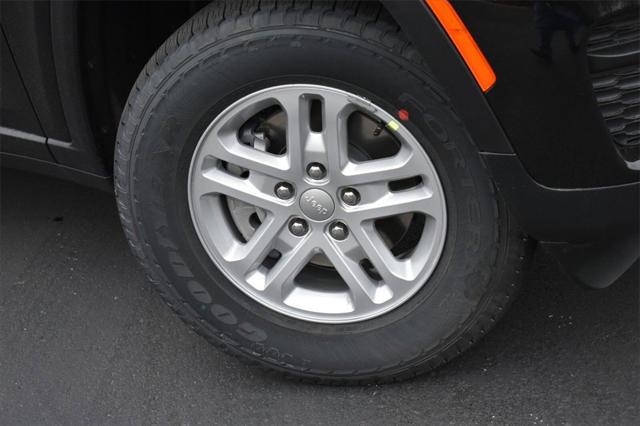 2025 Jeep Grand Cherokee GRAND CHEROKEE LAREDO 4X4 2025 Jeep Grand Cherokee GRAND CHEROKEE LAREDO 4X4