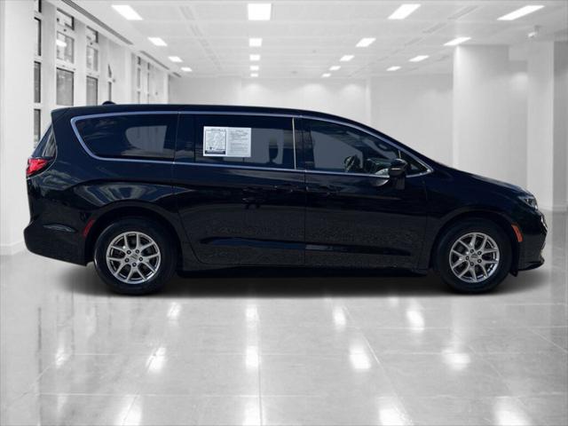 2024 Chrysler Pacifica Touring