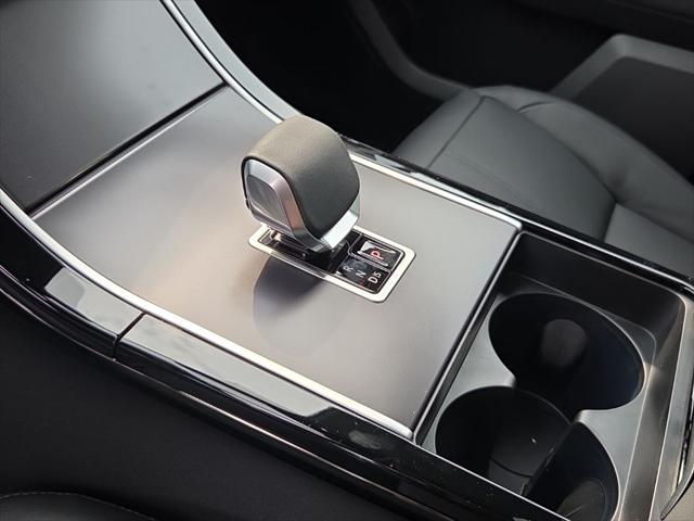 2026 Land Rover Range Rover Velar P400 Dynamic SE