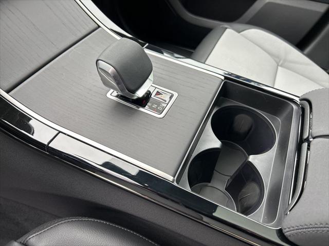 2026 Land Rover Range Rover Velar P250 Dynamic SE