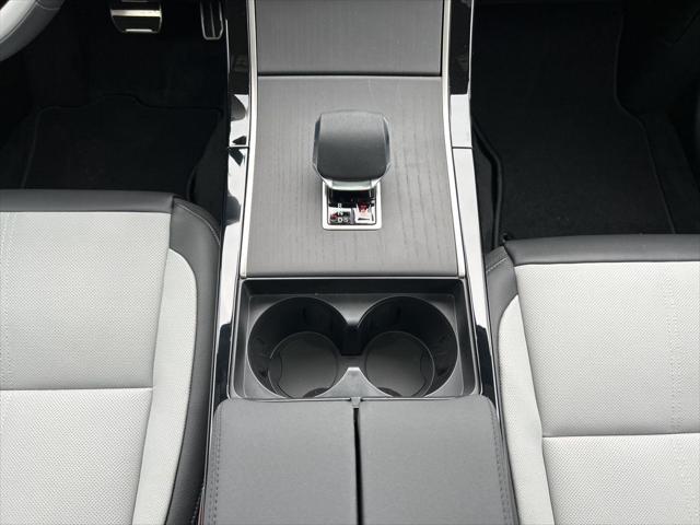 2026 Land Rover Range Rover Velar P250 Dynamic SE