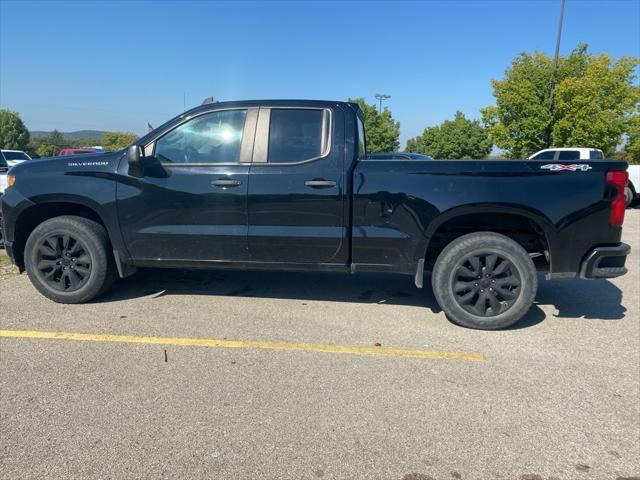 2021 Chevrolet Silverado 1500 4WD Double Cab Standard Bed Custom