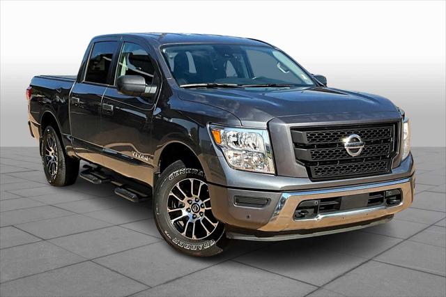 2022 Nissan TITAN Crew Cab SV 4x4