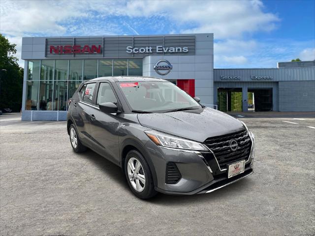 2024 Nissan Kicks S Xtronic CVT