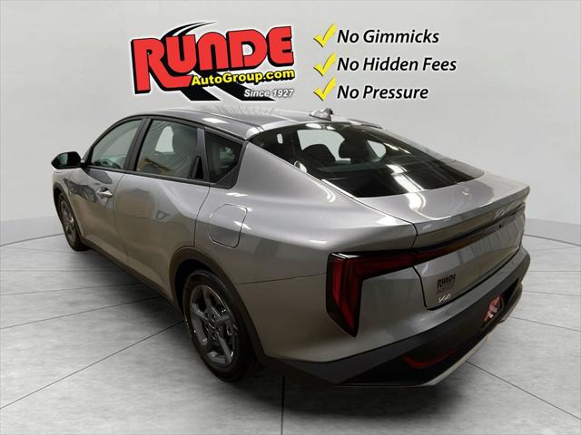 2025 Kia K4 LXS 2025 Kia K4 LXS