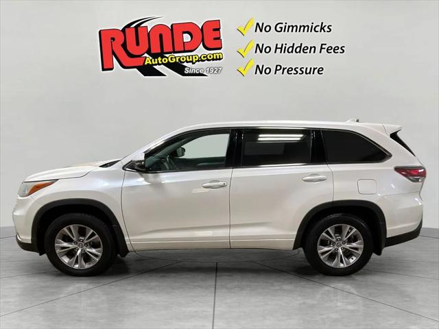 2016 Toyota Highlander LE Plus V6 2016 Toyota Highlander LE Plus V6