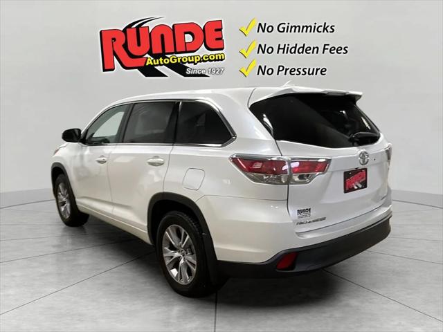 2016 Toyota Highlander LE Plus V6 2016 Toyota Highlander LE Plus V6