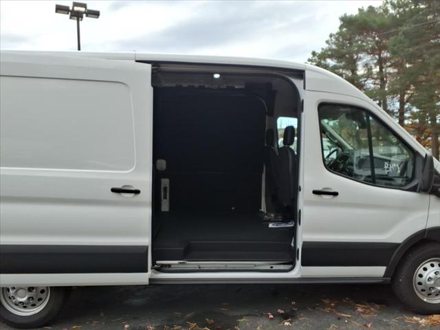 2025 Ford Transit Cargo Van Base