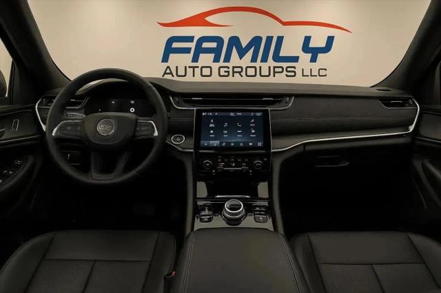 2022 Jeep Grand Cherokee L Altitude 4x2