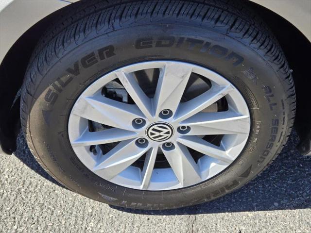 2016 Volkswagen Golf TSI S 4-Door