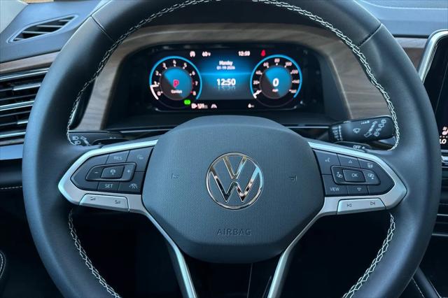 2026 Volkswagen Atlas SE with Technology