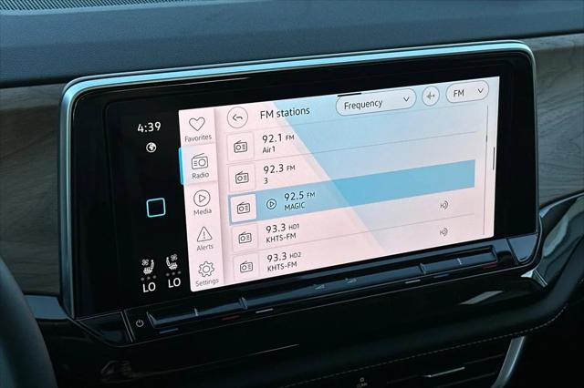 2026 Volkswagen Atlas SE with Technology