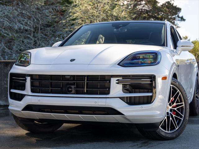 2025 Porsche Cayenne E-Hybrid Turbo