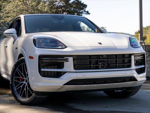 2025 Porsche Cayenne E-Hybrid Turbo
