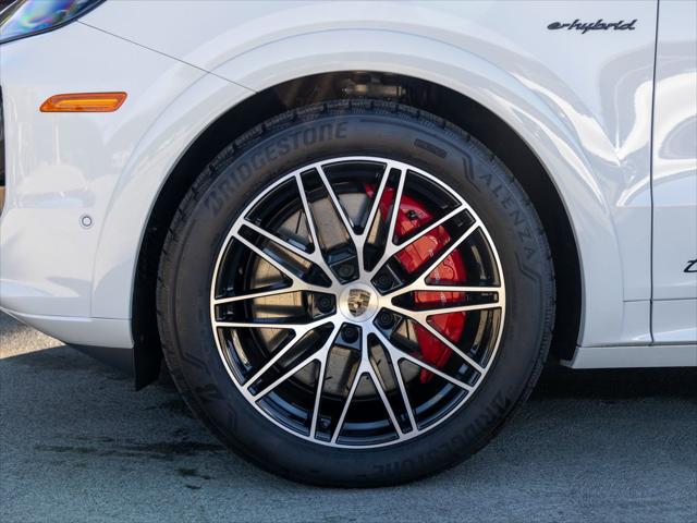 2025 Porsche Cayenne E-Hybrid Turbo