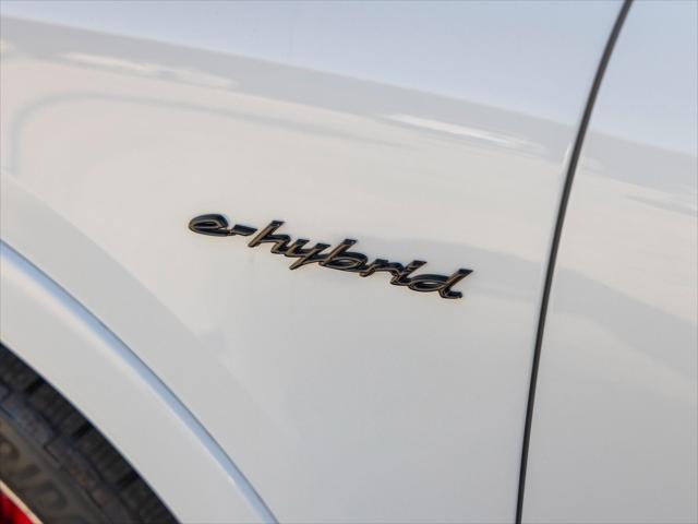 2025 Porsche Cayenne E-Hybrid Turbo