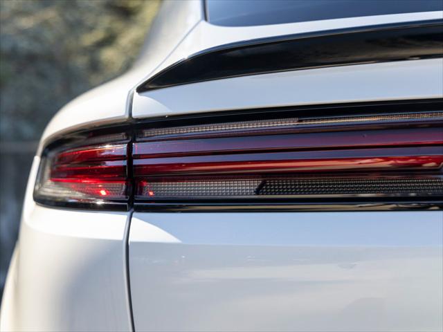 2025 Porsche Cayenne E-Hybrid Turbo